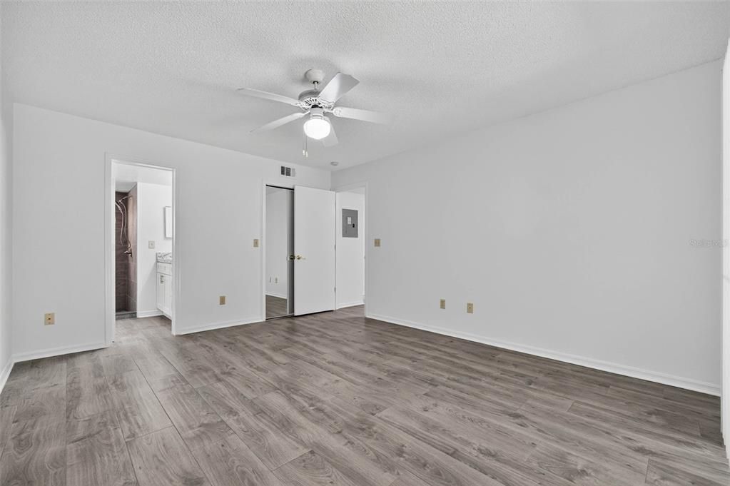 На продажу: $230,000 (3 спален, 2 ванн, 1350 Квадратных фут)