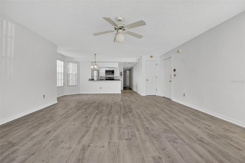 На продажу: $230,000 (3 спален, 2 ванн, 1350 Квадратных фут)