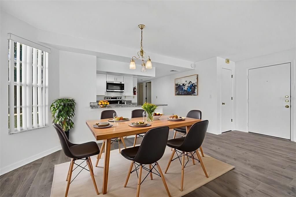 На продажу: $230,000 (3 спален, 2 ванн, 1350 Квадратных фут)