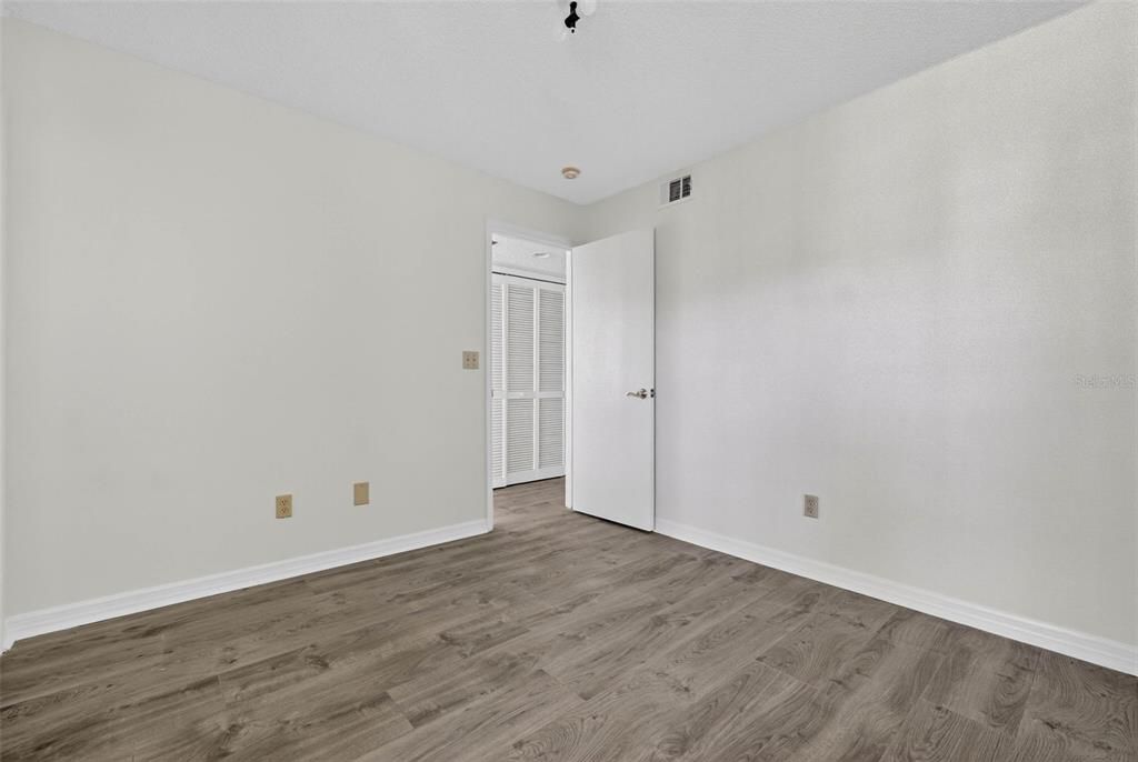 На продажу: $230,000 (3 спален, 2 ванн, 1350 Квадратных фут)