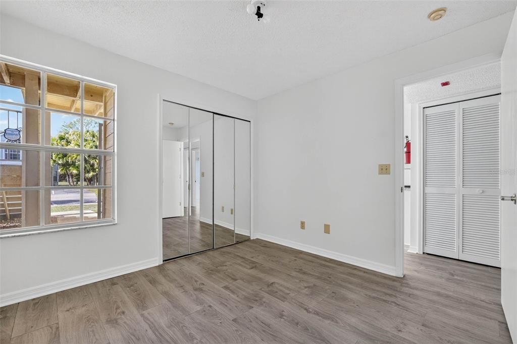 На продажу: $230,000 (3 спален, 2 ванн, 1350 Квадратных фут)