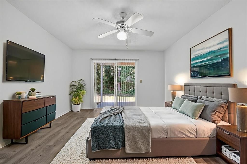 На продажу: $230,000 (3 спален, 2 ванн, 1350 Квадратных фут)