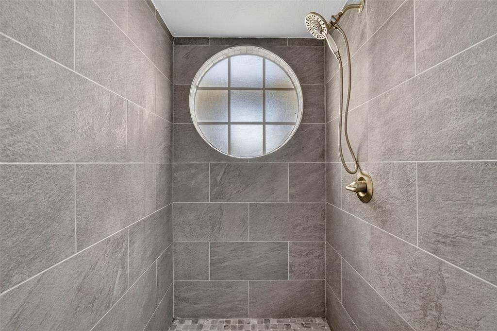 На продажу: $230,000 (3 спален, 2 ванн, 1350 Квадратных фут)