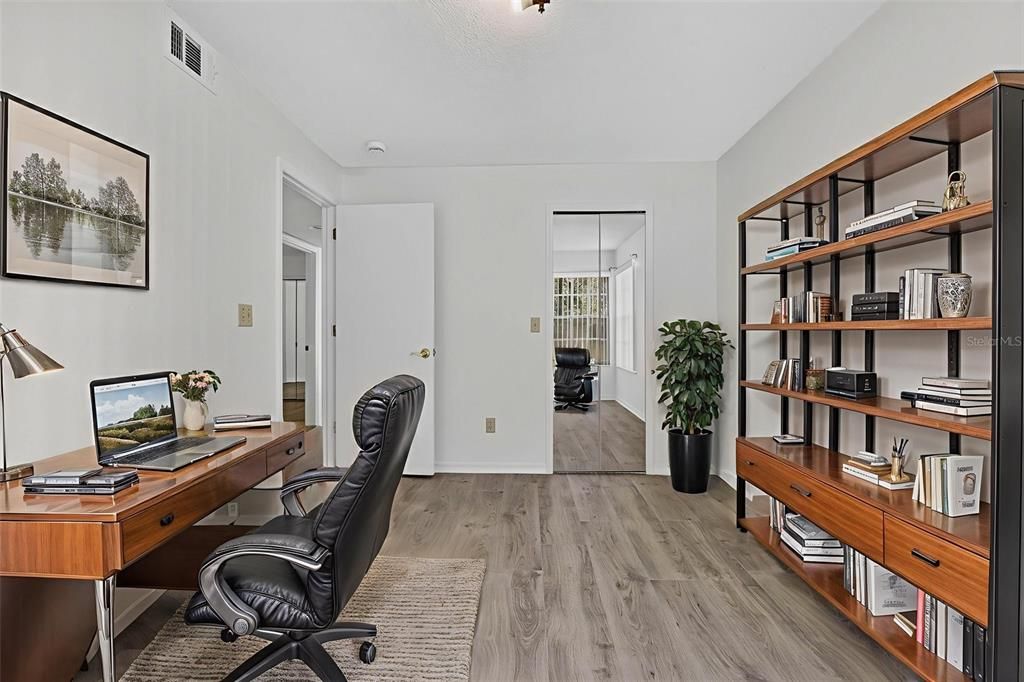 На продажу: $230,000 (3 спален, 2 ванн, 1350 Квадратных фут)