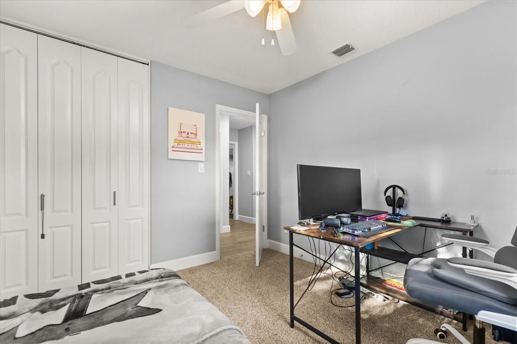 En Venta: $650,000 (4 camas, 2 baños, 2126 Pies cuadrados)