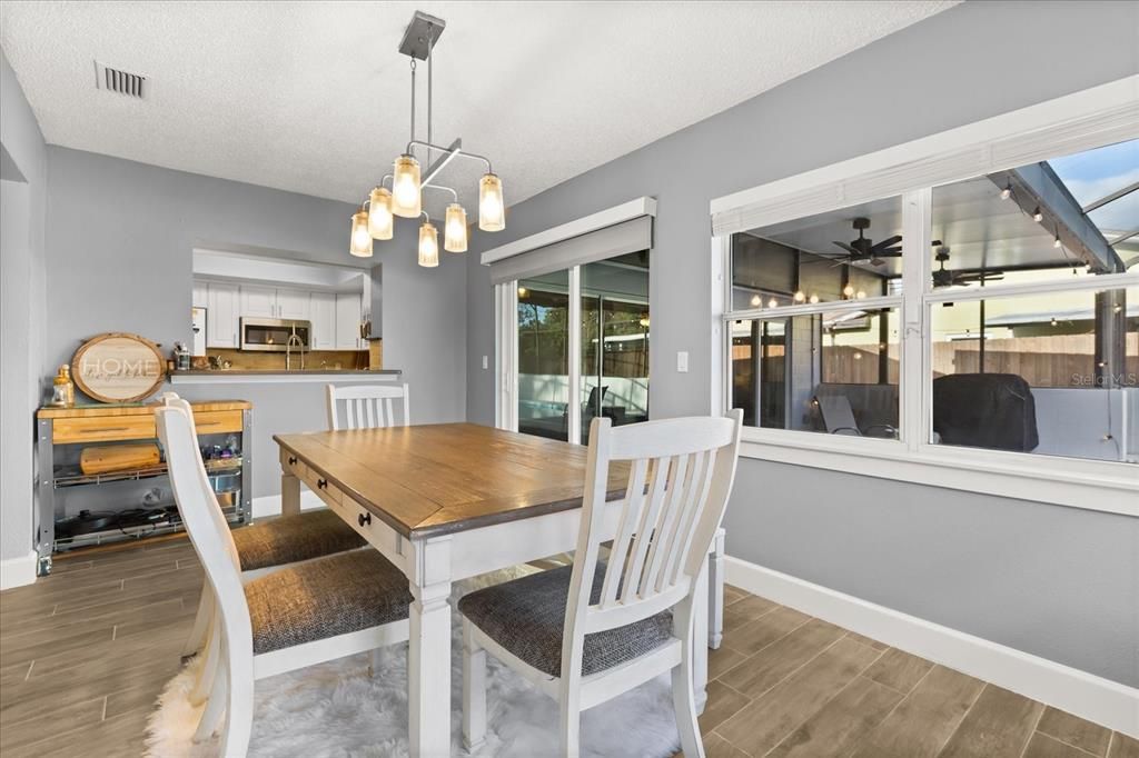 En Venta: $650,000 (4 camas, 2 baños, 2126 Pies cuadrados)