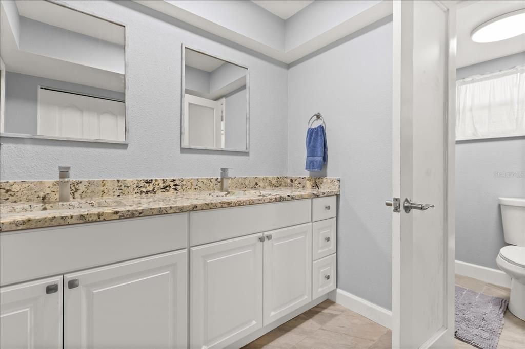 En Venta: $650,000 (4 camas, 2 baños, 2126 Pies cuadrados)