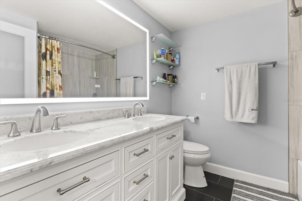 En Venta: $650,000 (4 camas, 2 baños, 2126 Pies cuadrados)