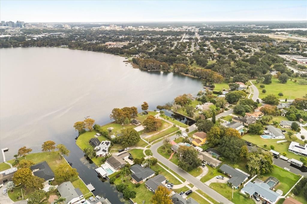 En Venta: $650,000 (4 camas, 2 baños, 2126 Pies cuadrados)