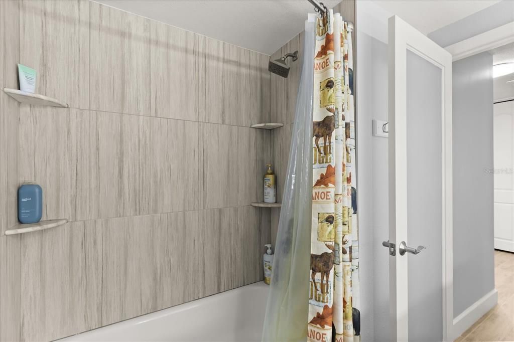 En Venta: $650,000 (4 camas, 2 baños, 2126 Pies cuadrados)