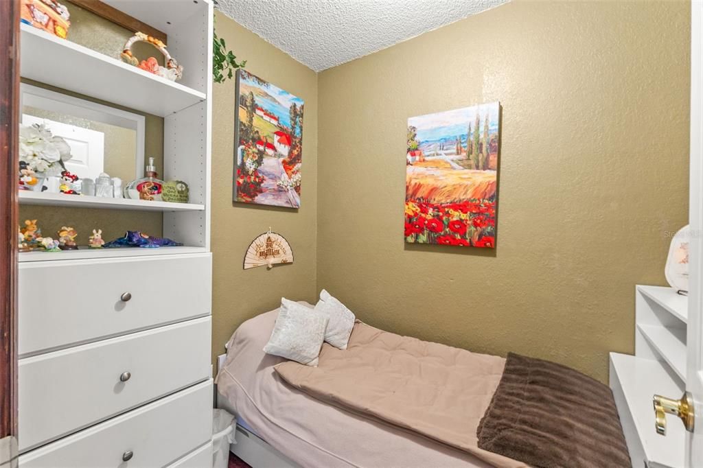 На продажу: $449,900 (4 спален, 2 ванн, 2356 Квадратных фут)