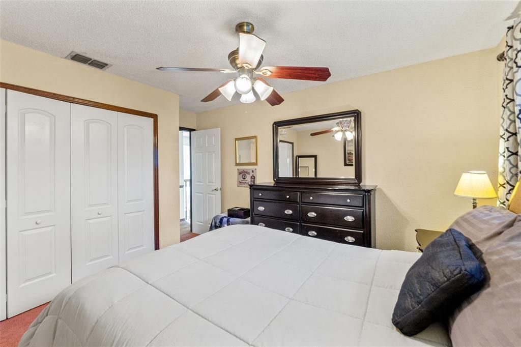 На продажу: $449,900 (4 спален, 2 ванн, 2356 Квадратных фут)