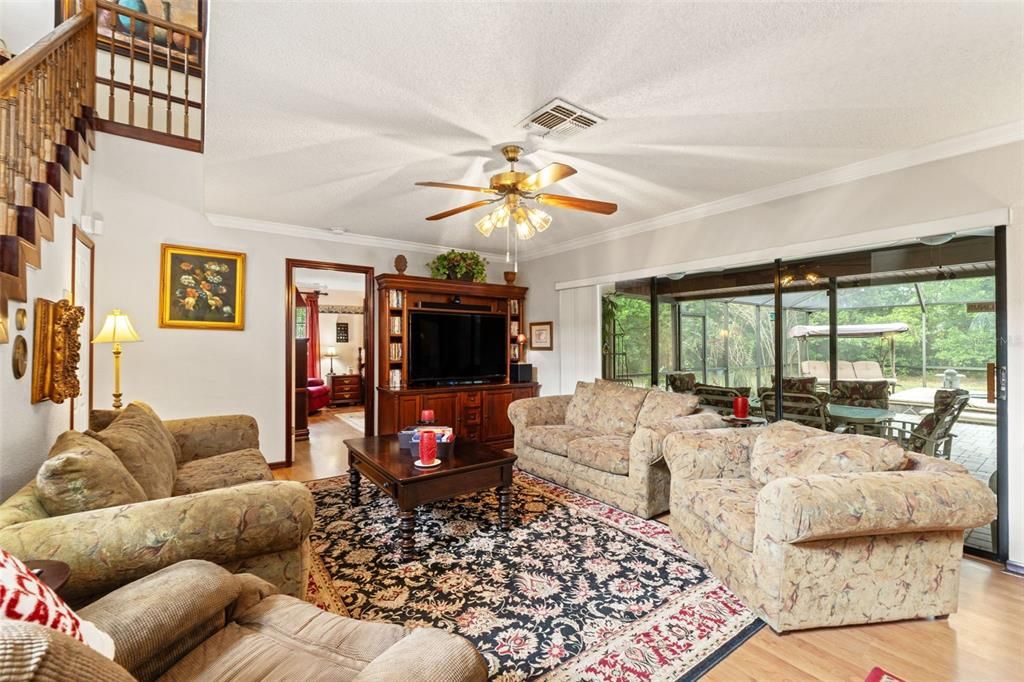 На продажу: $449,900 (4 спален, 2 ванн, 2356 Квадратных фут)