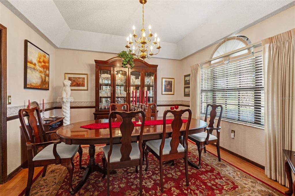 На продажу: $449,900 (4 спален, 2 ванн, 2356 Квадратных фут)