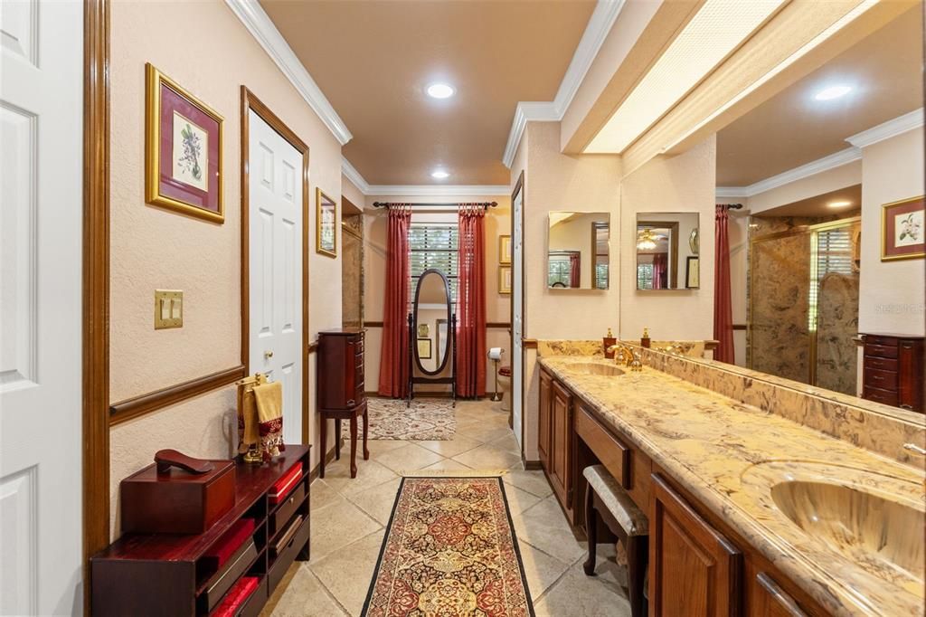 На продажу: $449,900 (4 спален, 2 ванн, 2356 Квадратных фут)