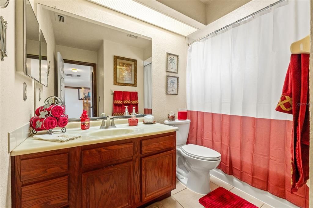 На продажу: $449,900 (4 спален, 2 ванн, 2356 Квадратных фут)