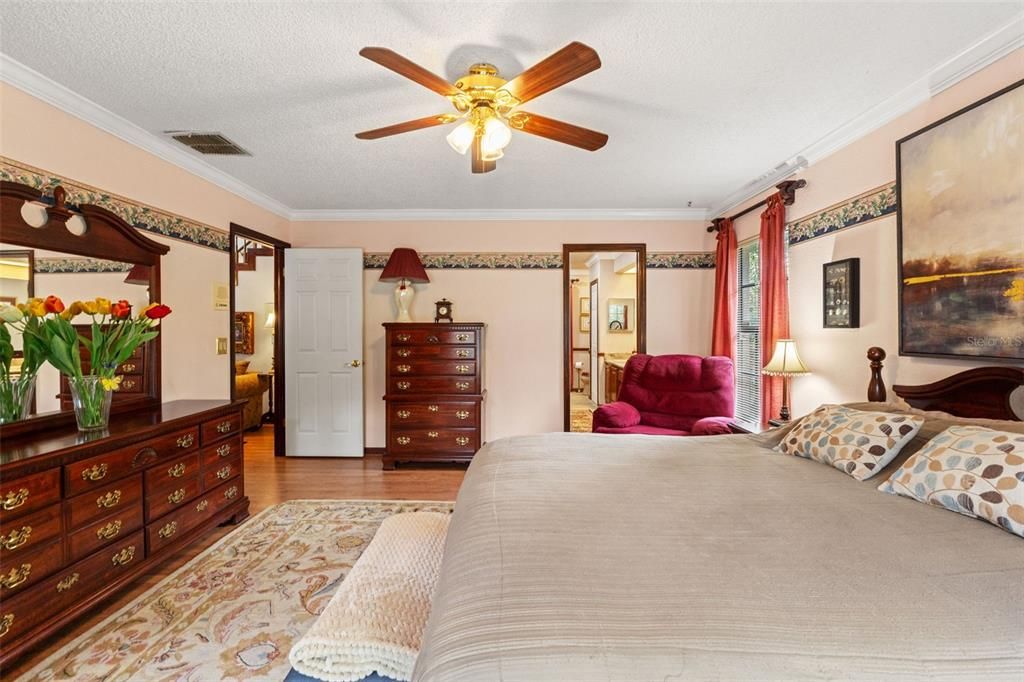 На продажу: $449,900 (4 спален, 2 ванн, 2356 Квадратных фут)