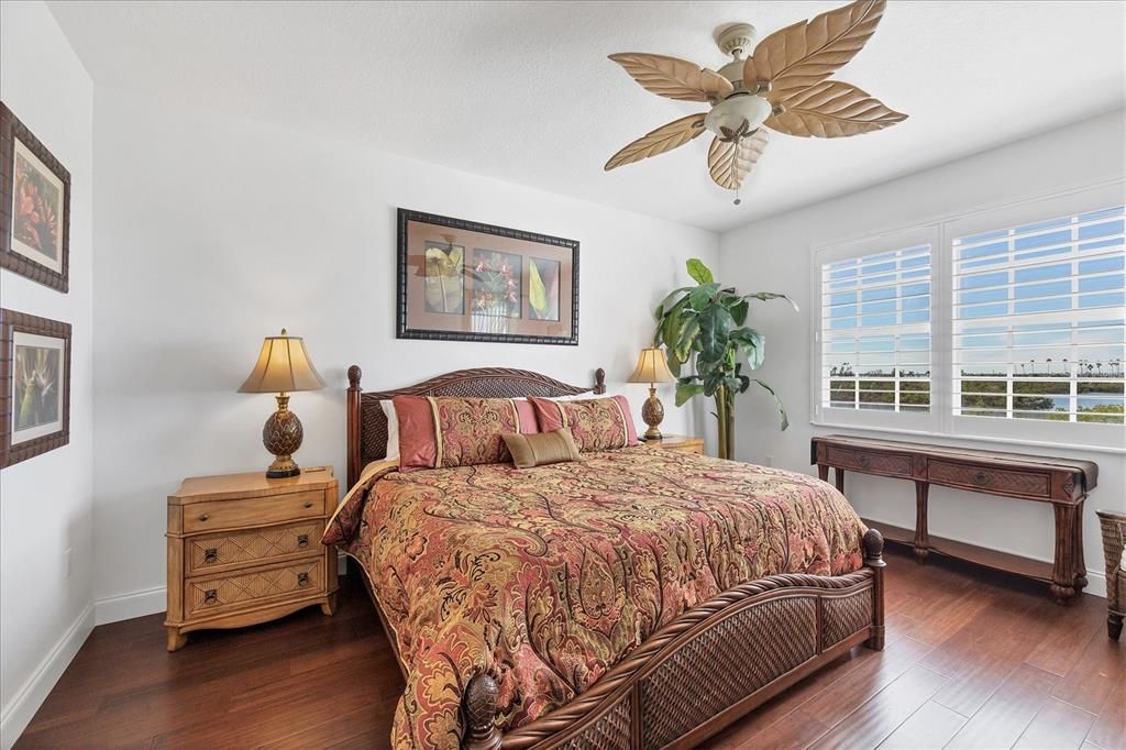 For Sale: $595,000 (3 beds, 2 baths, 1701 Square Feet)