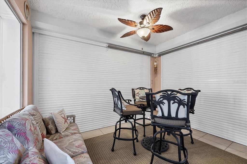 For Sale: $595,000 (3 beds, 2 baths, 1701 Square Feet)