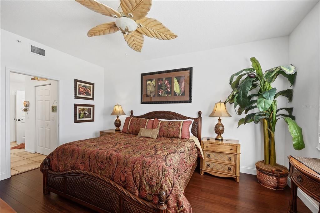 For Sale: $595,000 (3 beds, 2 baths, 1701 Square Feet)