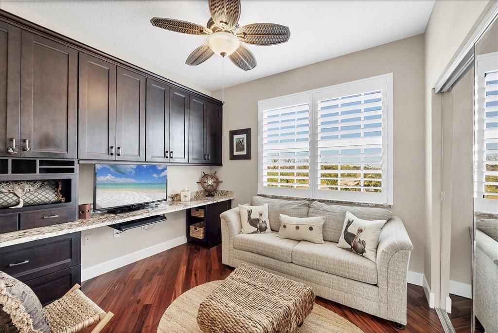 For Sale: $595,000 (3 beds, 2 baths, 1701 Square Feet)