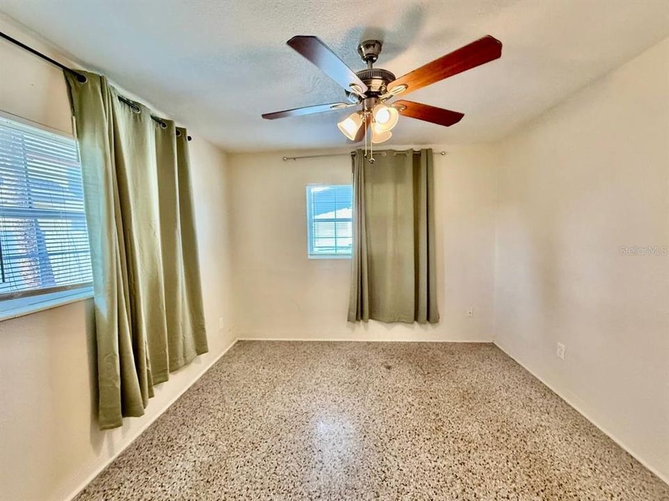 В аренду: $1,600 (2 спален, 1 ванн, 780 Квадратных фут)