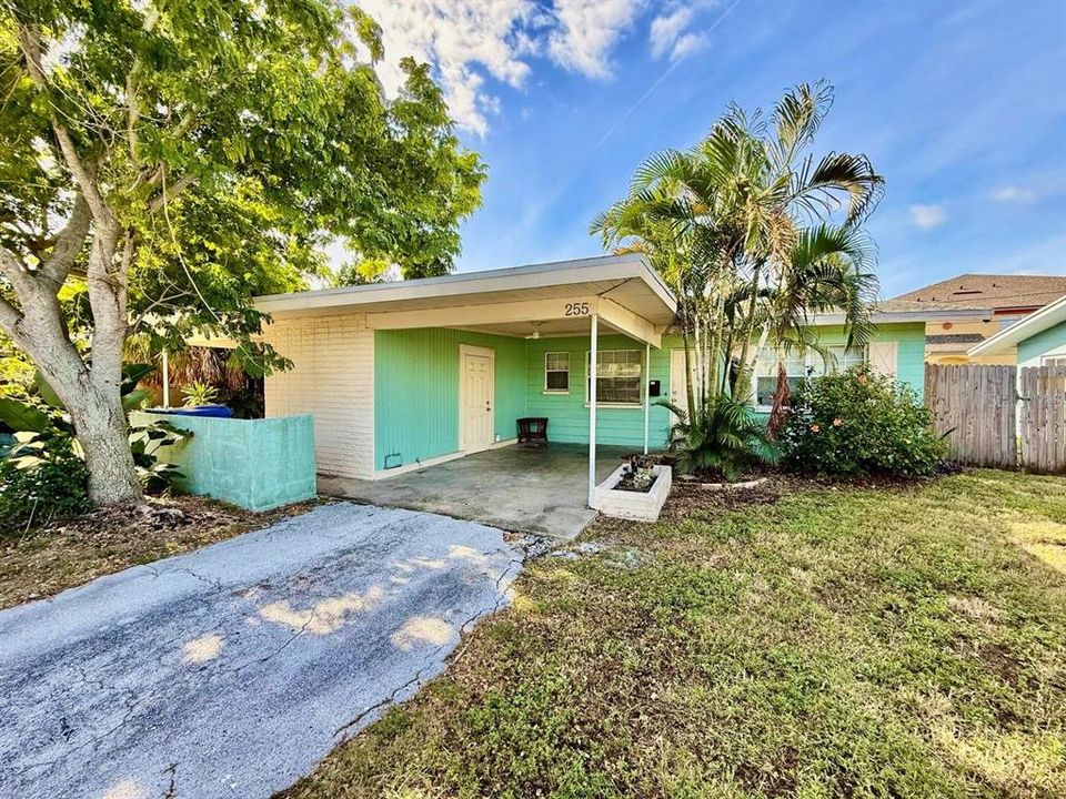 В аренду: $1,600 (2 спален, 1 ванн, 780 Квадратных фут)