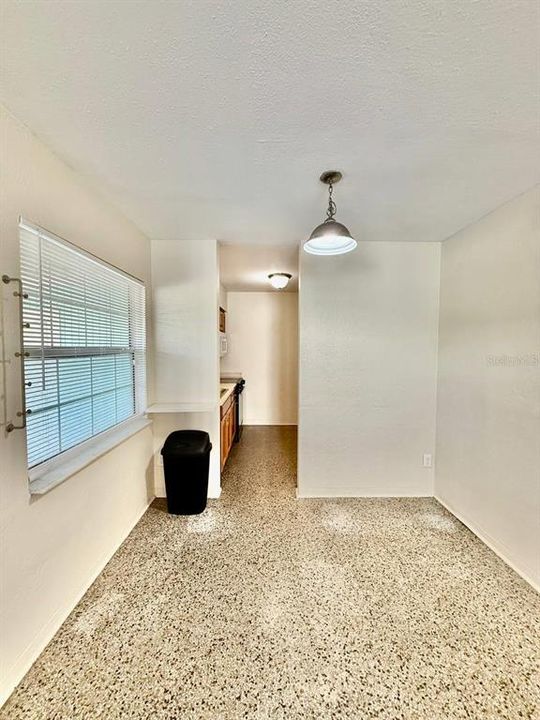 В аренду: $1,600 (2 спален, 1 ванн, 780 Квадратных фут)