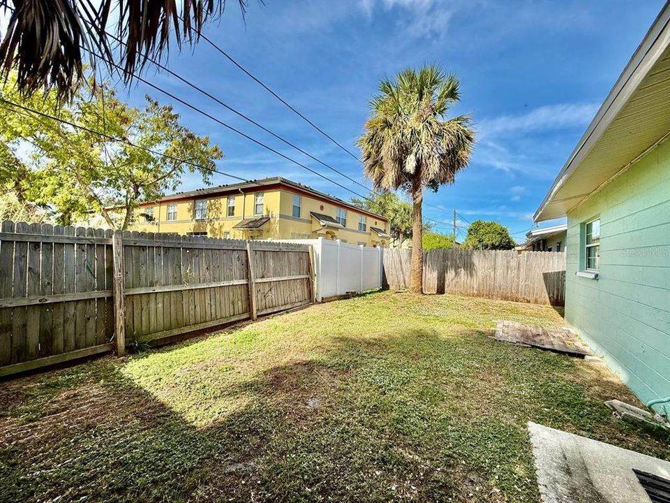 В аренду: $1,600 (2 спален, 1 ванн, 780 Квадратных фут)