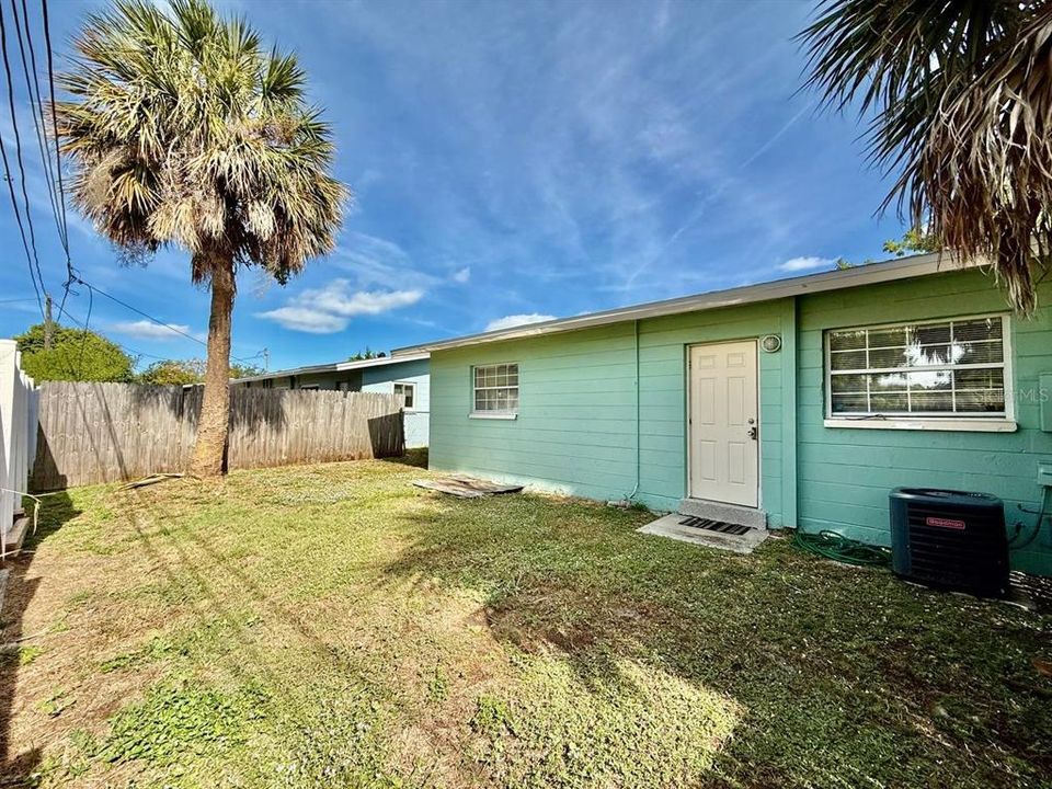 В аренду: $1,600 (2 спален, 1 ванн, 780 Квадратных фут)