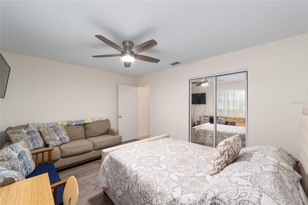 For Sale: $160,000 (2 beds, 2 baths, 1140 Square Feet)