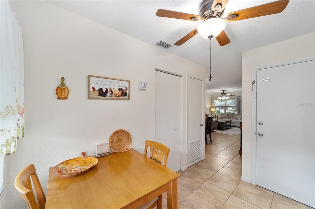 For Sale: $160,000 (2 beds, 2 baths, 1140 Square Feet)