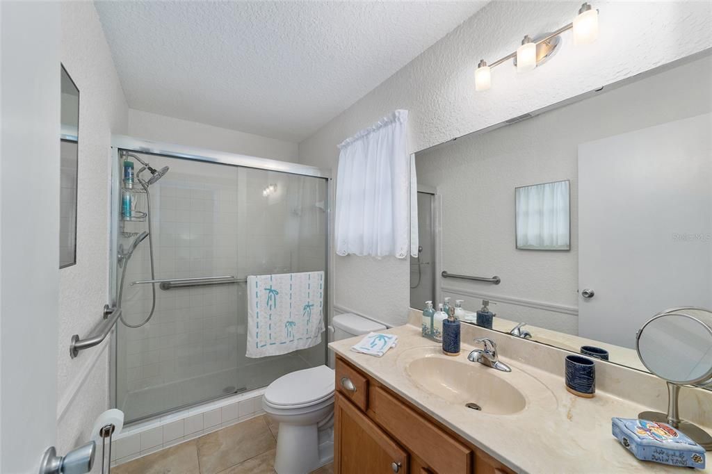 For Sale: $160,000 (2 beds, 2 baths, 1140 Square Feet)