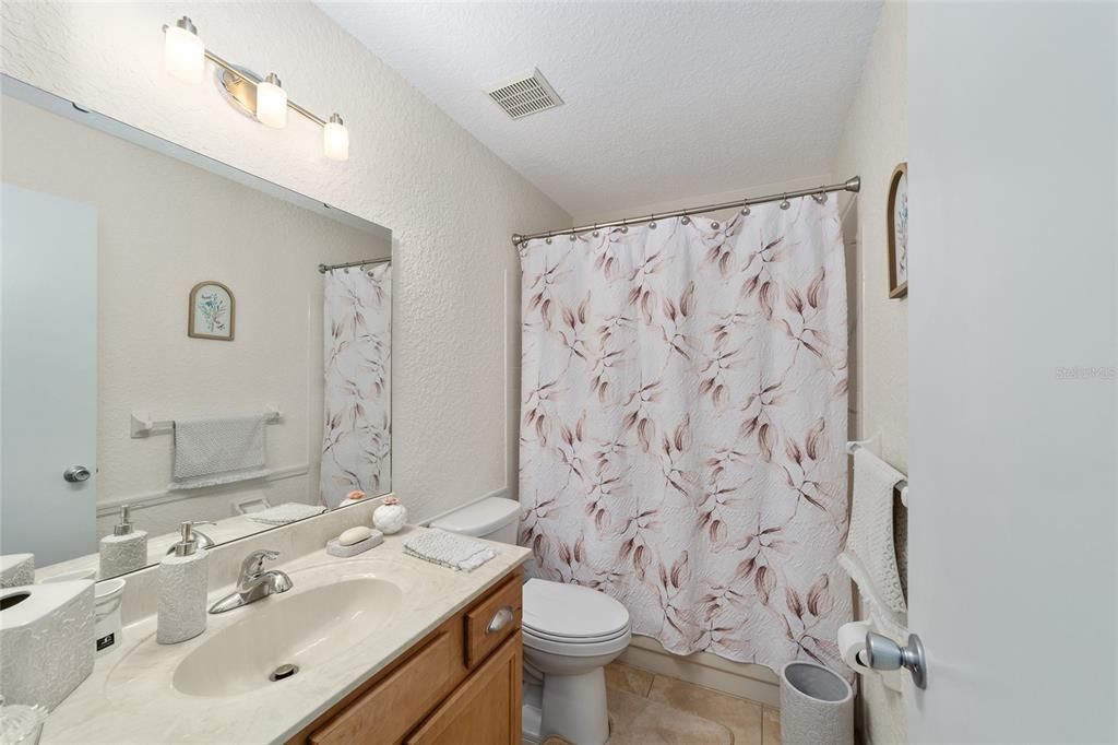 For Sale: $160,000 (2 beds, 2 baths, 1140 Square Feet)