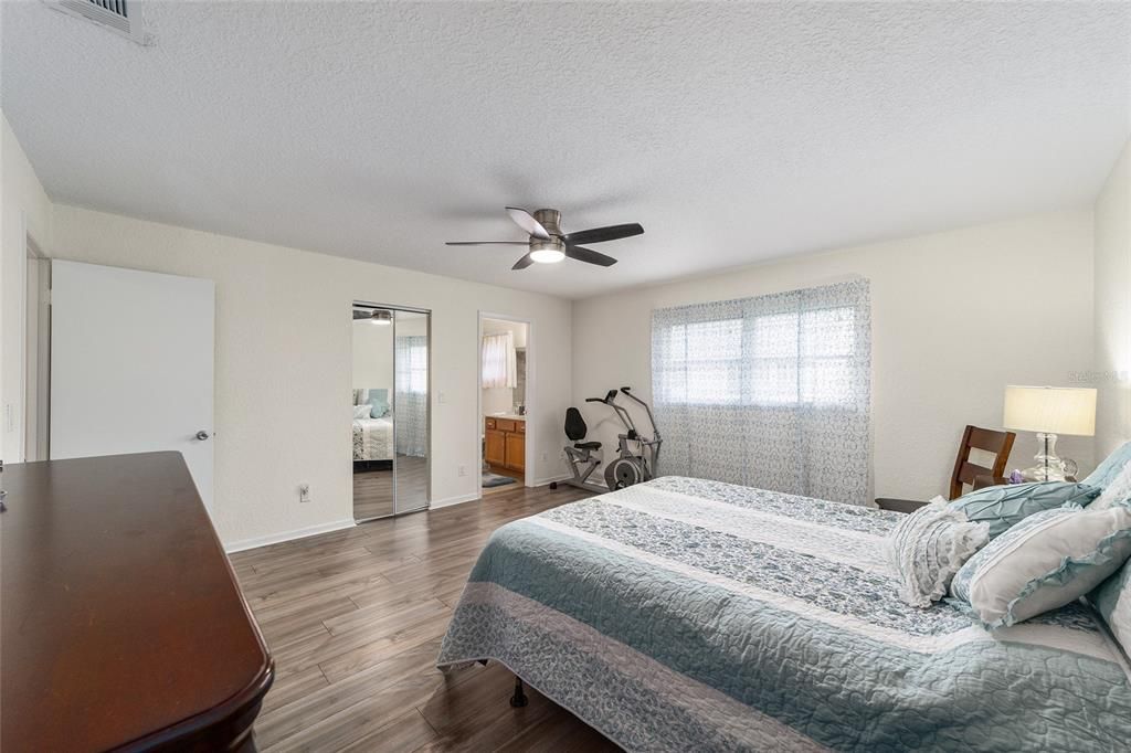 For Sale: $160,000 (2 beds, 2 baths, 1140 Square Feet)