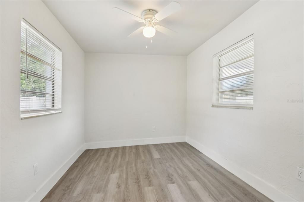 For Rent: $1,400 (3 beds, 1 baths, 822 Square Feet)