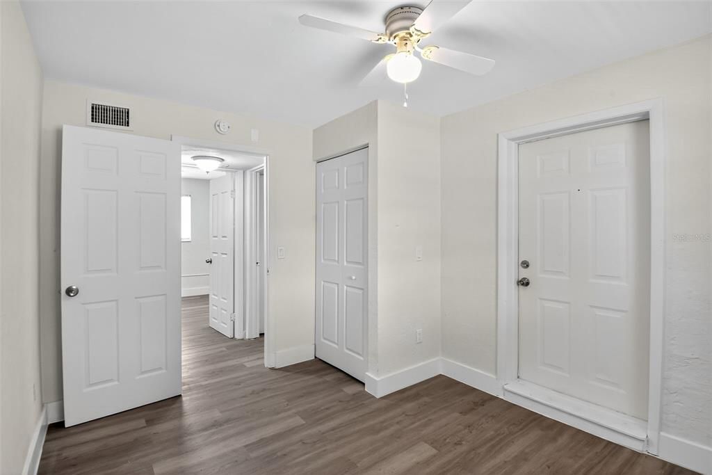 For Rent: $1,400 (3 beds, 1 baths, 822 Square Feet)