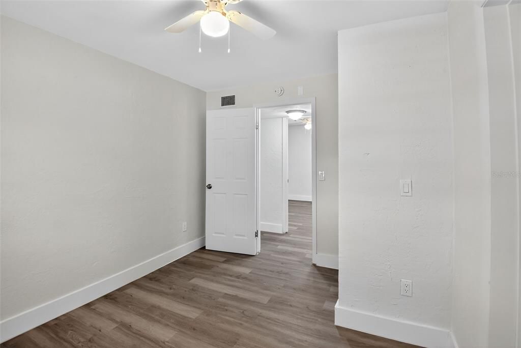 For Rent: $1,400 (3 beds, 1 baths, 822 Square Feet)