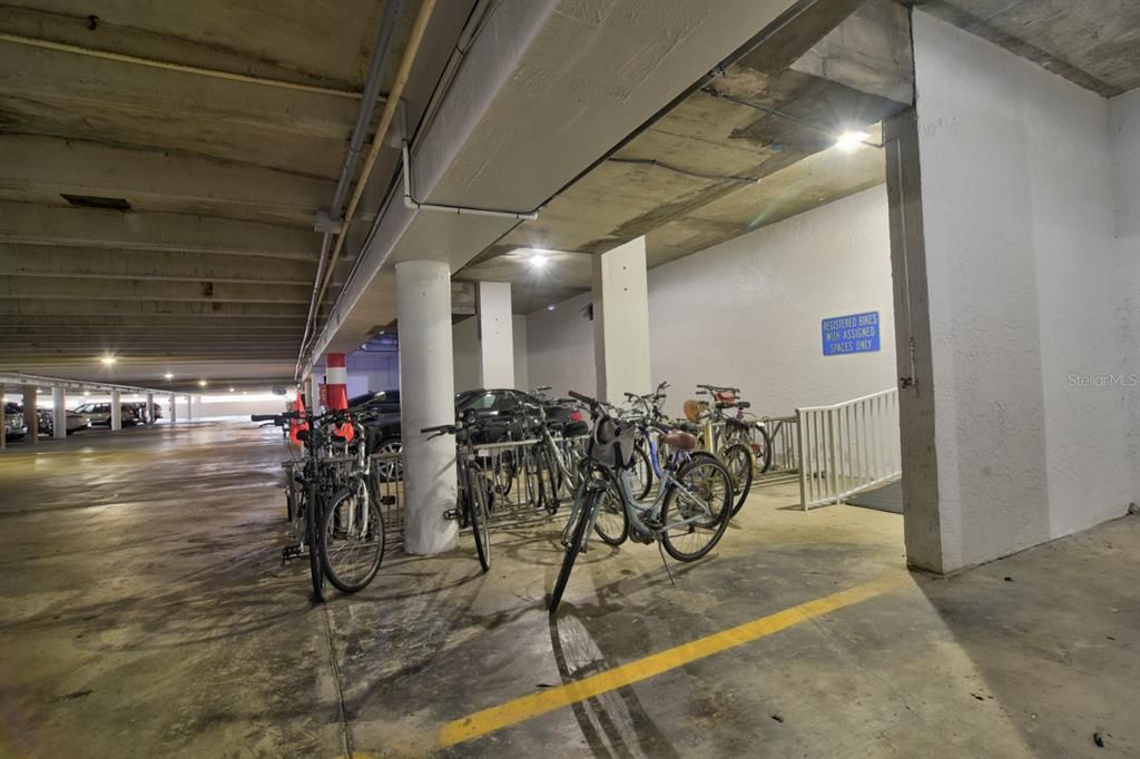 Active With Contract: $1,670 (1 beds, 1 baths, 745 Square Feet)