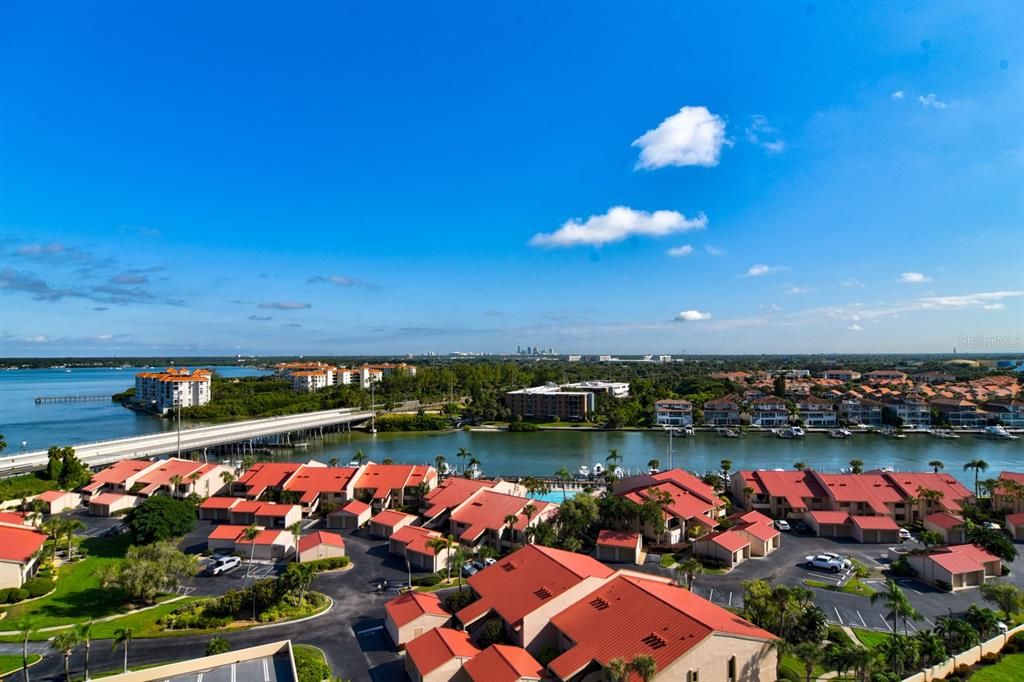 Active With Contract: $1,670 (1 beds, 1 baths, 745 Square Feet)