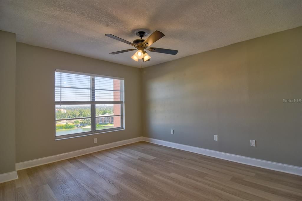 Active With Contract: $1,670 (1 beds, 1 baths, 745 Square Feet)