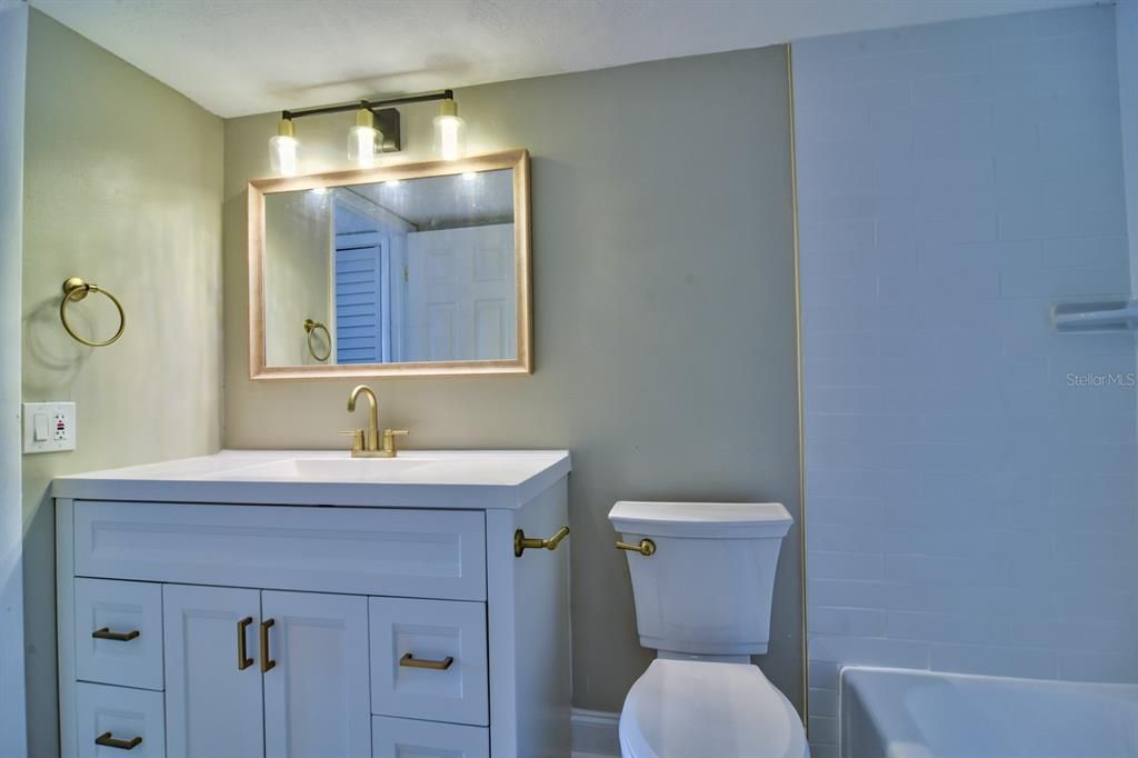 Active With Contract: $1,670 (1 beds, 1 baths, 745 Square Feet)