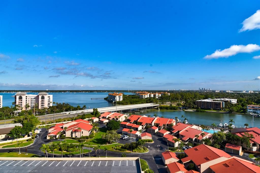 Active With Contract: $1,670 (1 beds, 1 baths, 745 Square Feet)