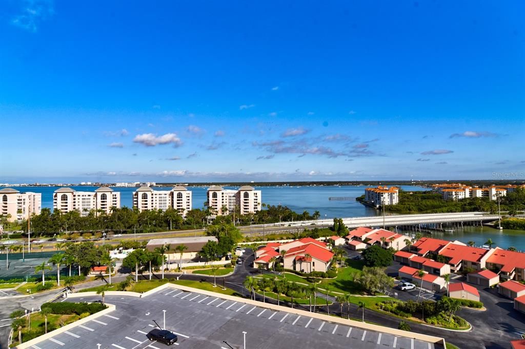 Active With Contract: $1,670 (1 beds, 1 baths, 745 Square Feet)