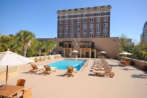 For Rent: $2,850 (1 beds, 1 baths, 460 Square Feet)