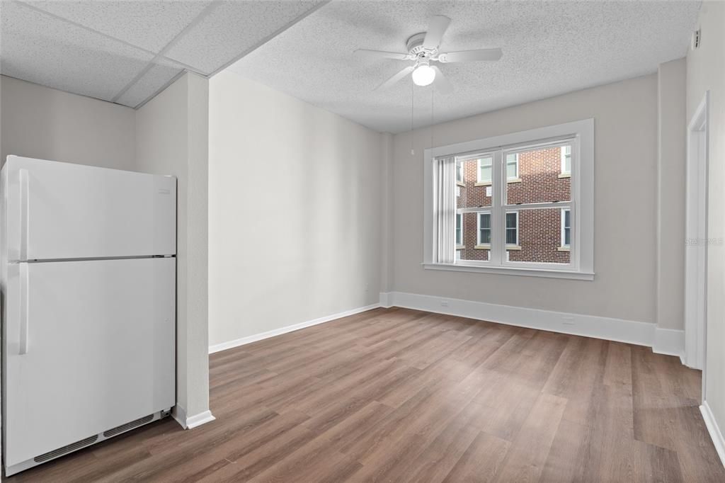 For Rent: $2,850 (1 beds, 1 baths, 460 Square Feet)