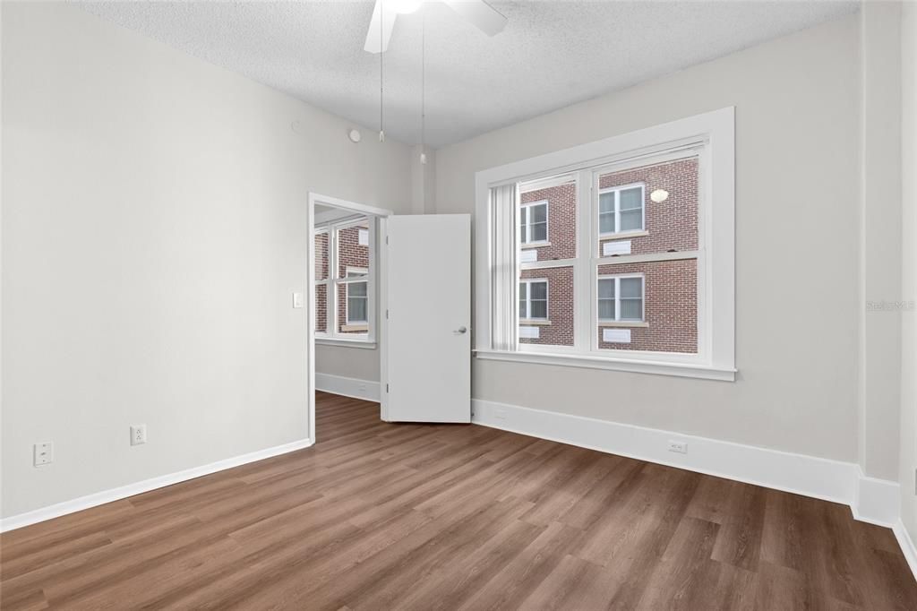 For Rent: $2,850 (1 beds, 1 baths, 460 Square Feet)