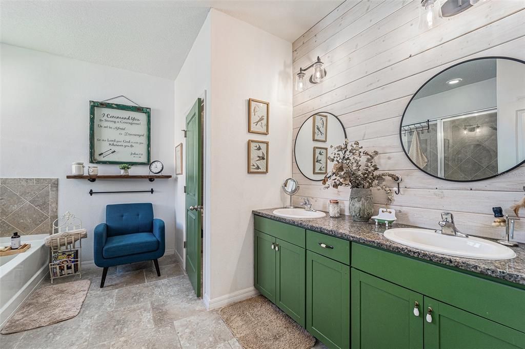 For Sale: $529,000 (4 beds, 2 baths, 2041 Square Feet)