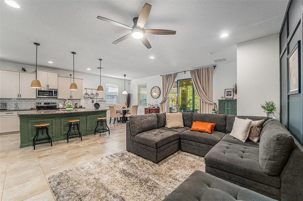 For Sale: $529,000 (4 beds, 2 baths, 2041 Square Feet)