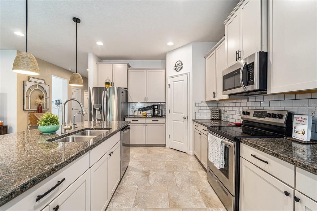 For Sale: $529,000 (4 beds, 2 baths, 2041 Square Feet)